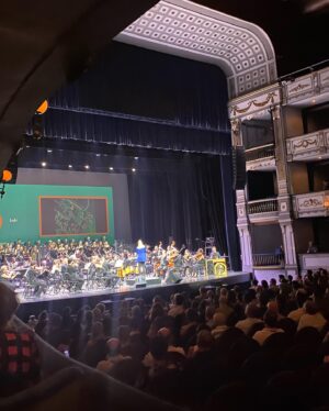 Natalie Holt Instagram - #loki suite performed with soundtrack soloist @charlietheremin last night in Malaga thanks @mosmamalaga for inviting me. What a dream 💥
