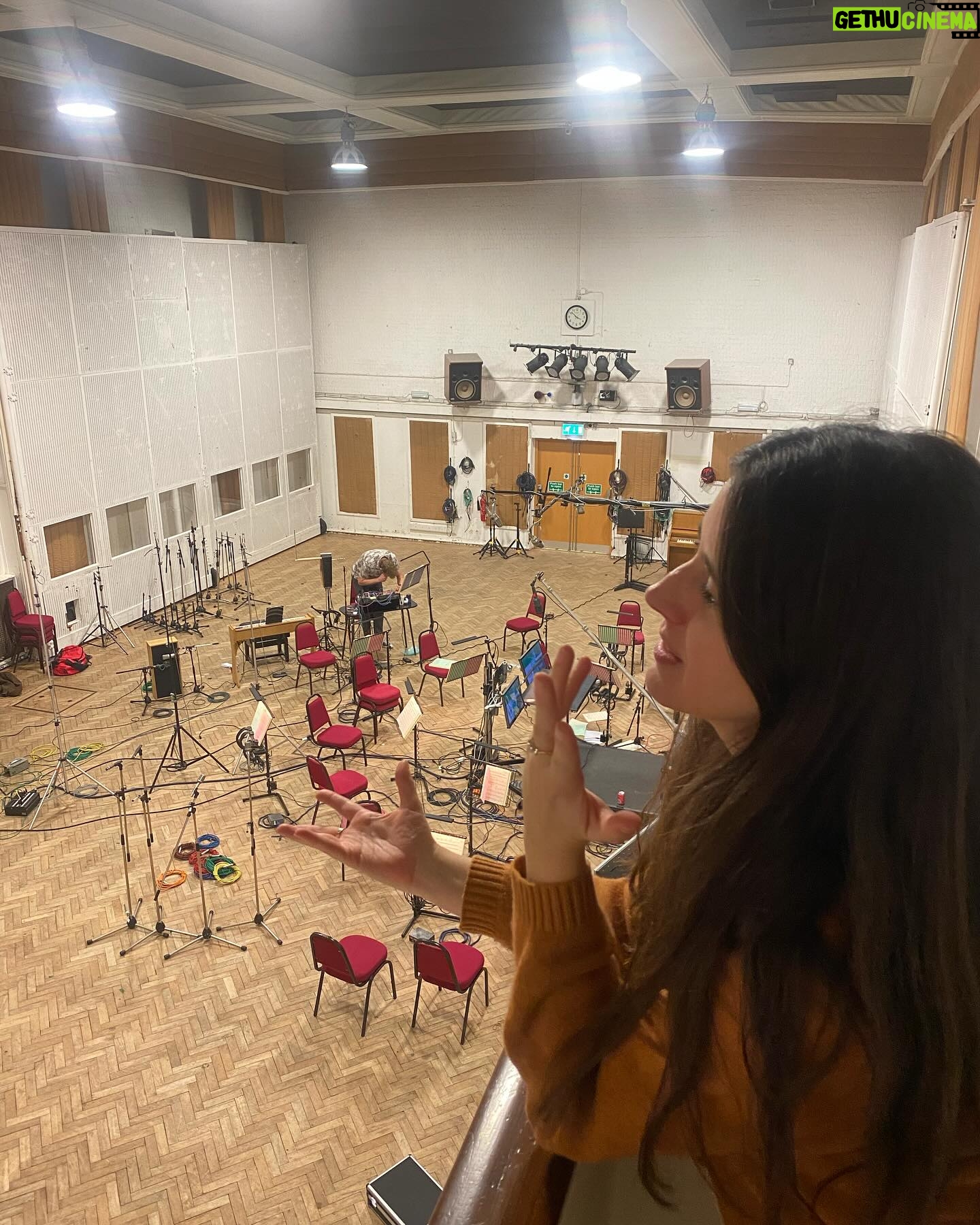 Natalie Holt - 2K Likes - Amazing few days at @abbeyroadstudios as always, such an inspiring room to be making music in. Cooking up a new project with many folks from the fabulous #loki music team (yes there is the theremin @charlietheremin!). One more day until the last episode drops and the last part of the soundtrack is available 👇🏻