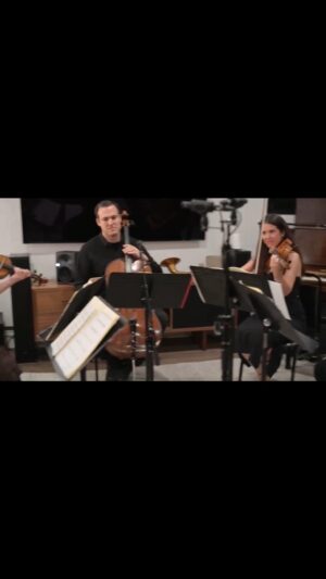 Natalie Holt Instagram - #Loki main titles cover with the fancy camera 🎥 💚 ‘Poolside Quintet’ up close @kerenzapeacock @andrewduckles @mayamagub Jacob Braun