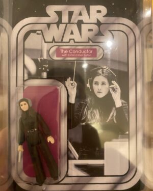 Natalie Holt Instagram - I am flabbergasted and definitely not holding a ‘resting pitch face’ with the delivery of this late birthday/Christmas gift made by @roboticindustries from the lovelies @akshoosmith @glennshoo @christopherwaitt thanks to all 🖤🖤🖤🖤🖤🖤🖤🖤