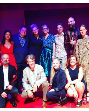 Natalie Madueño Instagram - Årets Forestilling 2018! Kæmpe tillykke til Teater Republique og alle medvirkende på Festen! Tak til alle der så forestillingen og til juryen for prisen! 
#reumert2018 #teaterrepublique #festen #tak
