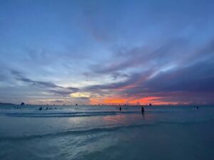 Natalie Mendoza Instagram - #BoracaySunset  #Philippines #Home #Healing #Family 🇵🇭🤍
