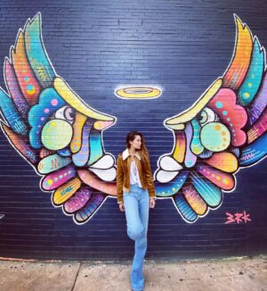 Natalie Mendoza Instagram - “Friendship is the sort of love one can imagine between angels.”
~C.S. Lewis
.
.
.
#austin #austintexas #angels #art #streetart #juno #travel #musician #artist #bethechange