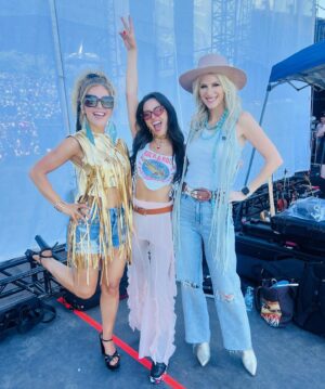 Natalie Stovall Instagram - Another #CMAFEST in the books!!! So glad we didn’t get rained out this year! Love any time that we get to meet y’all and spend time with you. Thank you for standing in the heat and packing out the Riverfront!!! 🤍💫 @cma @cmamusicfestival