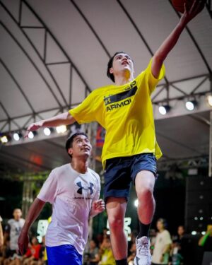 Natarit Worakornlertsith Instagram - ขอบคุณทุกคนมากครับที่มาให้กำลังใจผม สนุกมากๆครับทุกครั้งที่ได้ทำในสิ่งที่เราชอบ @underarmourth #marcmc #underarmourth #ua5x5th #protectthishouse