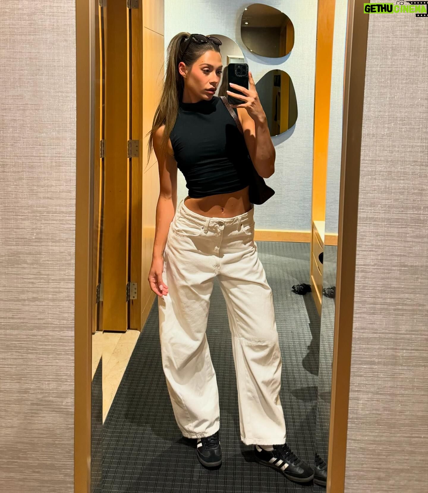 Natasha Calis - 1K Likes - 22hrs in TO