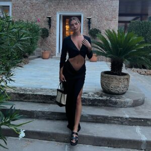 Natasha Calis Instagram - 🖤☺️