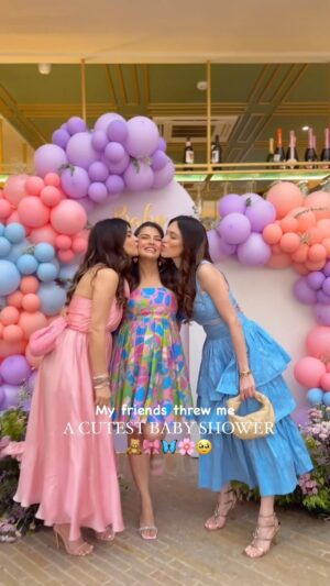Natasha Luthra Instagram - How did I get so lucky ?🥹🦋🌸
Love you @maiasethna.in @kat_diaries 🤗

Outfit @zi.p__ @dewandbloom 
Earrings @pearls_india 
Venue @evebombay 
Decor @aura_luxuryexperiences 
Cake @magnoliabakery.india 

#babyshower #momtobe