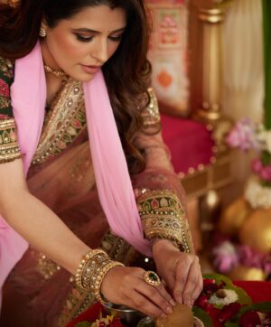 Natasha Luthra Instagram - Just a matter of time now 🐣. Can’t believe this is from our godhbharai a month ago 🥹

Saree @sabyasachiofficial
Jewelery @khannajewellerskj
