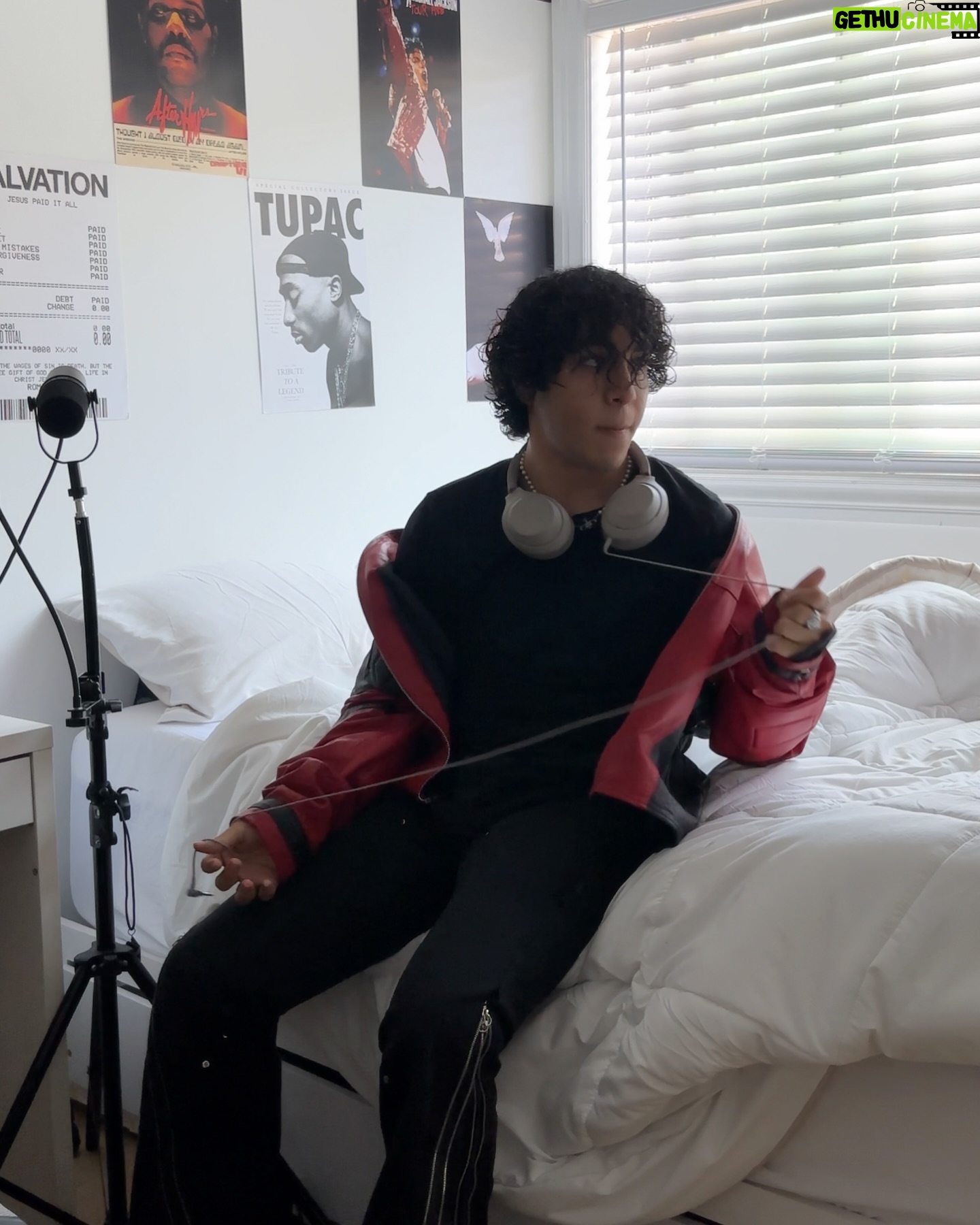 Nathan Arenas - 3 Likes - 🎧💌