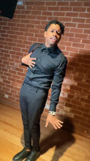 Nathan Davis Jr. Instagram - As an Artist, I love singing my original songs. Buuut, I equally enjoy singing cover songs. 🙏🏾🖤

People love hearing artists reimagine popular songs. Sometimes I’ll say to an artist: “Pretend you wrote this song- what would YOU do with it?!”

What should I cover next? 🎤

#jungkook #bts #neverletgo #michaeljackson #btsjimin #rm #sugabts #btsjungkook
