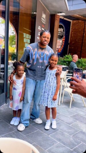 Nathan Davis Jr. Instagram - These little girls ran up to me in New York 🥹💙

You guys make me feel so special. I appreciate y’all going on this journey with me. Your love and support means a lot. Couldn’t do it without each and every one of you! 🙏🏾💙

#espresso #timessquare #sabrinacarpenter #mensbraids #braidstyles
#mentalhealthawareness #suicideprevention #newyorknewyork