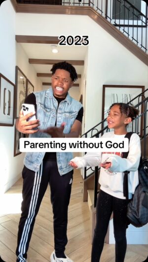 Nathan Davis Jr. Instagram - Guide your child in godly ways to build a strong foundation of faith and values. 🙏🏾💙

#mentalhealth #praying #summer2024 #suicideprevention #juneteenth #jesussaves #fatherdaughter #siblinglove