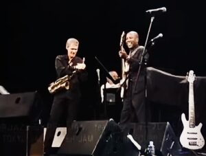 Nathan East Instagram - In the quiet of this moment, mourning the passing of another musical treasure. In loving memory of David Sanborn, the perennial maestro of the saxophone whose soulful sound and melodies touched the hearts of millions across the globe. 
His playing elevated the sax to unparalleled heights that left an indelible imprint on the world of music. In addition to all that jazz, he was so cool to hang with and a very funny cat!  His compositions and unforgettable performances will remain a testament to his enduring legacy. As one of many who had the privilege of sharing the stage, and a frienship with Dave, I am humbled, grateful and blessed to have known him. While he may have departed this world, his music will continue to inspire and uplift countless generations to come. 

May eternal light shine on his beautiful soul…. 
Rest in peace David Sanborn💔🙏🏽🎷🕊️
