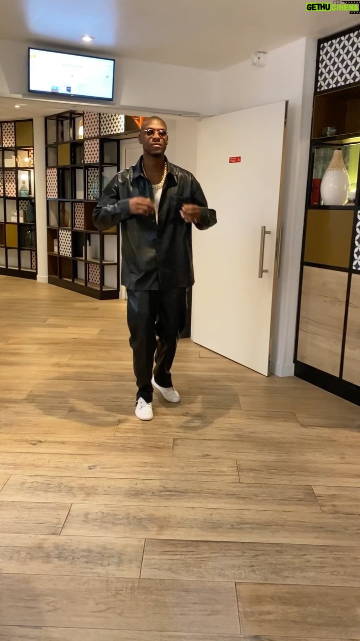 Nathan Munda - 3.1K Likes - After tout ce temps I’m back in les réseaux!
