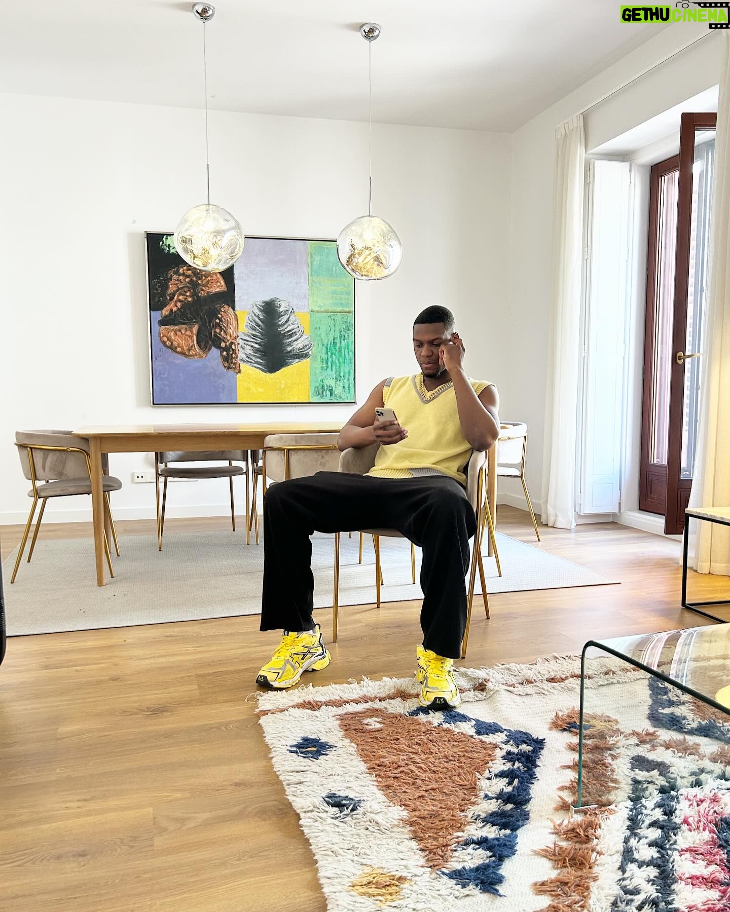 Nathan Munda - 3 Likes - Black and Yellow, black and Yellow !