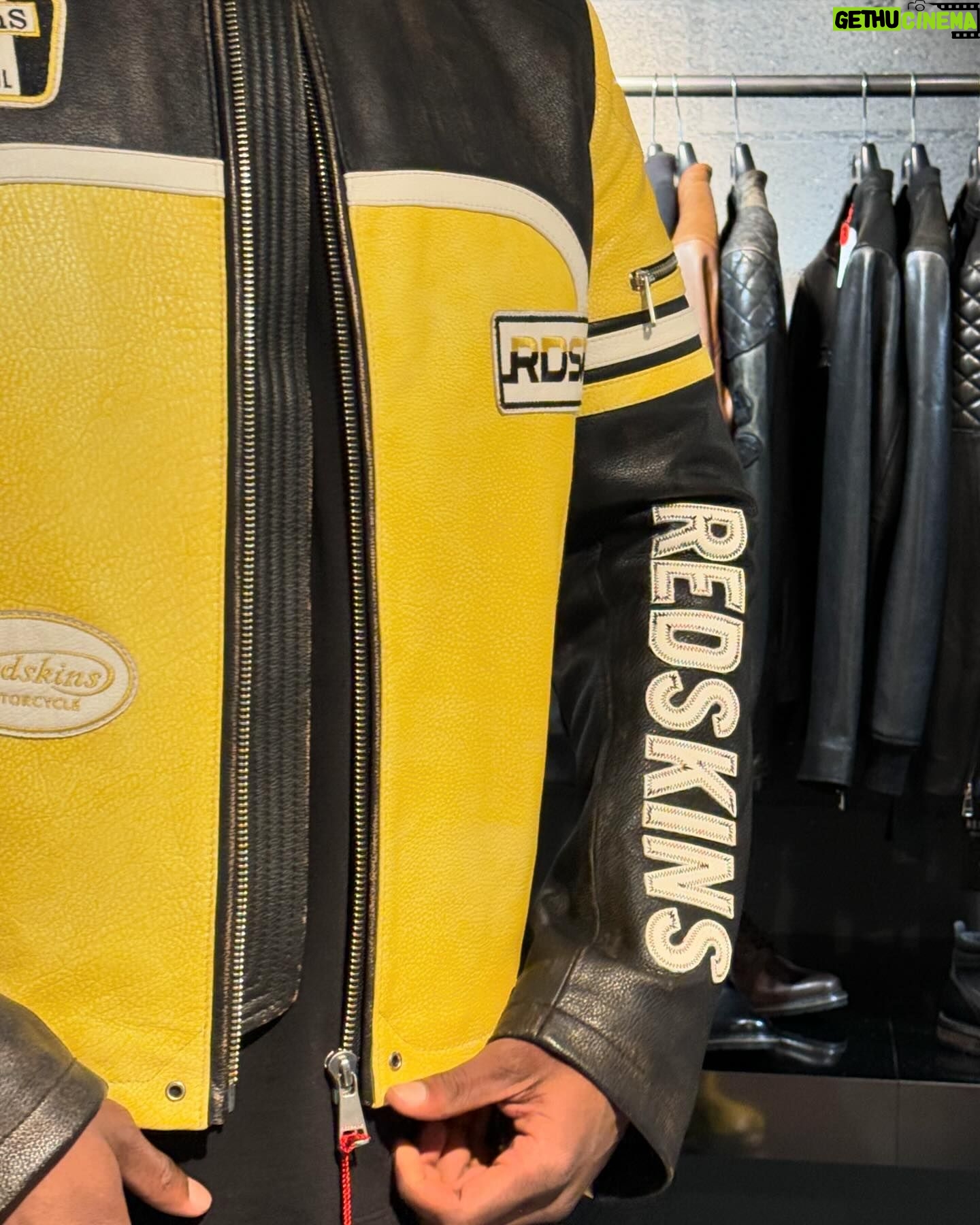 Nathan Munda - 3 Likes - Black and Yellow, black and Yellow !