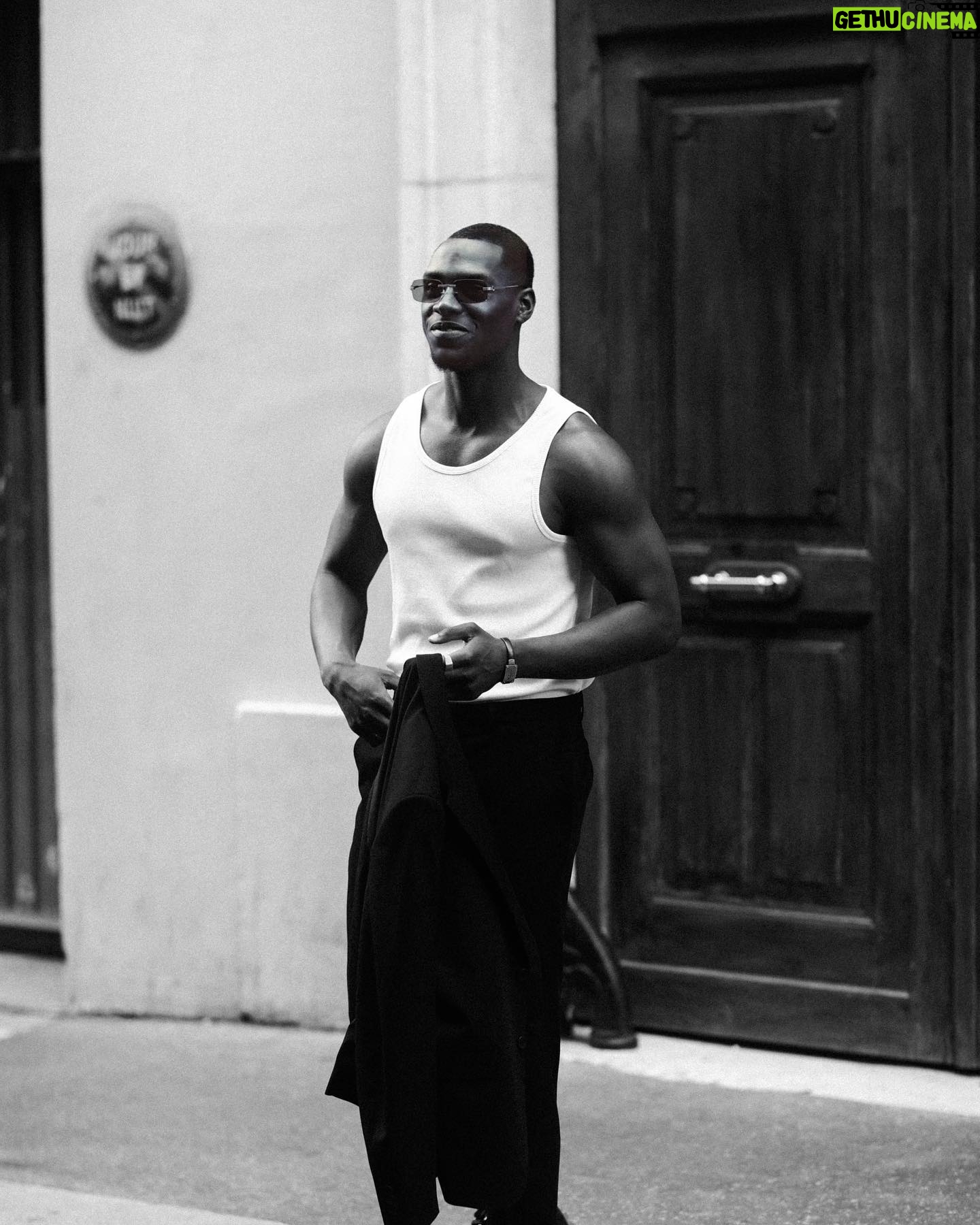 Nathan Munda - 5.8K Likes - On peut apprendre le style mais pas le Charisme ! Class for the men ! 1, 2 or 3 ?! @boss