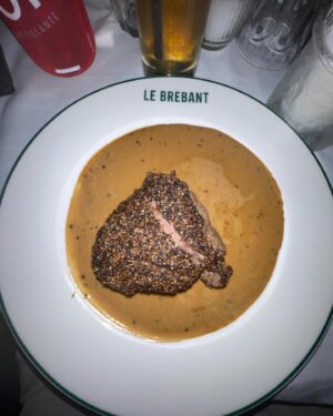 Nathan Munda Instagram - Smoke kill 🚬 ! Eat is Better ! Manger, bouger ! Paris Paris..