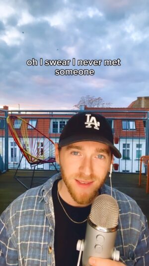 Nathan Trent Instagram - Had to jump on this incredible banger #water by @tyla #tylawaterchallenge #singer #songwriter #nathantrent #reels #reelsinstagram #cover #reel #verseoftheday #tyla