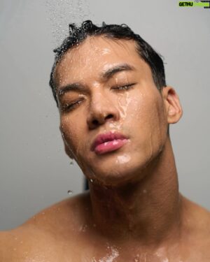 Nathas Tunjaroen Instagram - อาบน้ำดีกว่า 🚿💦😙