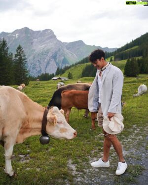 Nathas Tunjaroen Instagram - Moo 🐮🐄🇨🇭