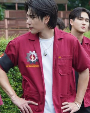 Nattapol Diloknawarit Instagram - Back to engineer uniform😛🔧#loveseniortheseries 

Also, Big congrats to both @simon_kessler_ @sandygirlka for the great production @ei2s.entertainment its my deepest pleasure to be in your GL project.

May this achievement be the first of many more to come, as you continue to inspire and entertain with your remarkable creations. Well done brotha Sista !