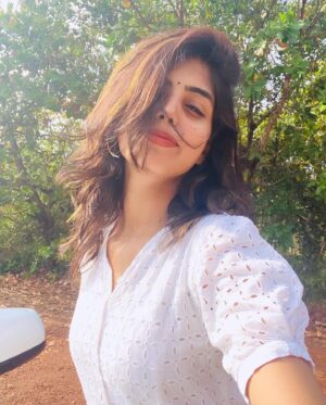 Navami Gayak Instagram - 🤍