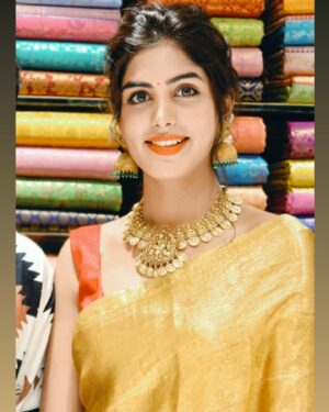 Navami Gayak Instagram - 🤍love 🤍
My favourite #jumkka #saree 

 👚 @himam_clothings 
#sareelove #sareelover #sareefashion #sareeindianamaste #navami #navamigayak #navamigayak #navamigayak❤️ #navamigaya #navamilook