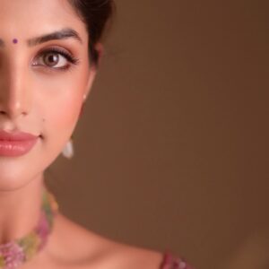 Navami Gayak Instagram - 💄 @shari_naressh_makeup 
📸 @aghoshvyshnavam_avm
#navamigayak #navamigayak❤️
