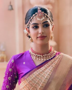 Navami Gayak Instagram - Just for you 🤍 @pothysofficial 

pothys#navamigayak #navamigayak❤️