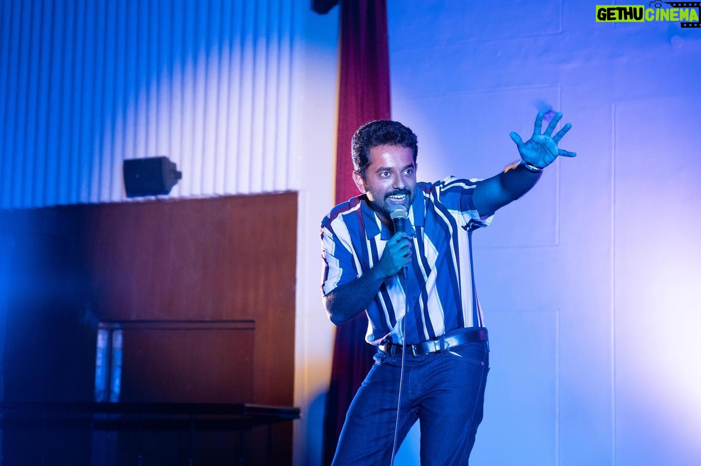 Naveen Richard - 6.8K Likes - Had no idea the audience was having such a nice time in Coimbatore. Thanks to all the cities in Tamil Nadu that have come out so far. Thanks to @ara24_8 for getting such great moments on camera. Thanks to @kaushikbalasubramanian and team for being such sweet hosts. And thanks to God for the nice jokes that seem to be working for all age groups so far.
.
We still have tickets to shows in Kottayam, Mumbai, Goa and Chennai. So let people know. š
