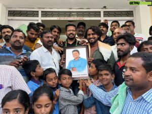 Naveen Shankar Instagram - ಯಲಬುರ್ಗಾ ಜನತೆಗೆ , ಪ್ರವೀಣ್ ಟಾಕೀಸ್ ನವರಿಗೆ ,ಅಪ್ಪು ಅಭಿಮಾನಿ ಬಳಗಕ್ಕೆ ,ರವಿ ಭಾರ್ಗವ  ರವರಿಗೆ ಧನ್ಯವಾದಗಳು 🙏🏾
@bhargav_hk #yalaburga
