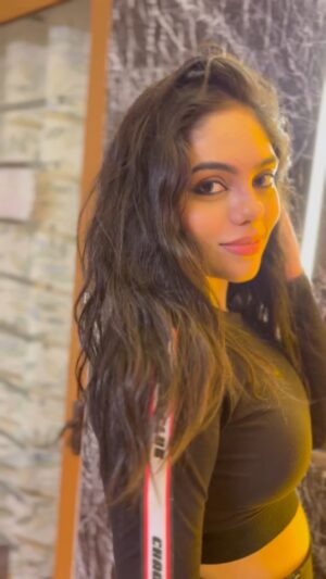 Nayana Sai Instagram - Isha Jaisa Kuch🩷 - Dance version 
are you guys obsessed with this song as much as we are?!

Choreography by the elite 
@Boscomartis
@_ keshav._19

• we love you @hrithikroshan @deepikapadukone 💓

Film choreographers by the super @s1danand

.
.
.

#ishqjaisakuchsong
#fightersong
#series #sherkhulgaye #ishqjaisakuch #fighter #fightermovie #new #trailer #teaser #vishaldadlani #vishalshekhar #hrithikroshan #deepikapadukone #anilkapoor #siddhartanand #republicday #song #music #dance #newsong #viral #trending #cinematicallies