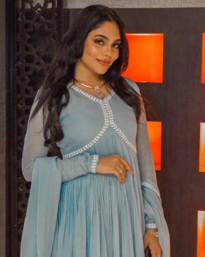 Nayana Sai Instagram - Blue 💙💙
Wearing- @label_afeera 
Jewellery- @eriabymahaveer 
Makeup & hair - @makeover_by_ayisha.a 

#kollywood #sandalwood #nayanasai #loveforblue #mollywood #jewellery #anarkali #indianoutfit