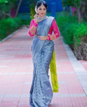 Nayana Sai Instagram - Mua : @sudharajesh_newsanchor
Hairstyle: @_jayaganesh__
Shoot organiser : @shine_bridal_mua
Photograpy: @bhavaga_photography
Costume : @lithas_rentals
Jewellery : @sydney_gold_covering

———————————————————
#chennaimakeupartist #chennai #makeup #modelshoot #perfectsareedraping #newpost #trendingreels #reels #newreels #fashion #weddingphotographer #weddingmakeup #weddingsouthindianbride