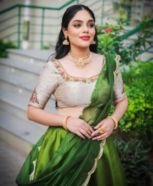 Nayana Sai Instagram - Everything has beauty, but not everyone sees it.

Wearing- @atithidesignerstudio 
Jewellery- @fineshinejewels 
Makeup & hair - @hemadhoni_mua 
Editor- @__selva_photography__ 

#jewelleryshoot #chennaimodel #chennai #chennaimakeupartist #pongalshoot #designershoot #modelshoot #model #indianattire #lengha