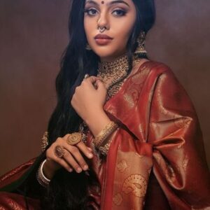Nayana Sai Instagram - Revenge has a pretty face 
.
Check out a recreation of Nandini from PS 1 
Creative direction and Styling @the__illusion 
 📸: @dante_boy_hashtagging 
Make up : @makeupbyhemamalini 
Hair : @ka.lpana1304 
Shot for @vurvesalon @vurvemakeupcouture
Bts @kavinnnnn.98___ 
Muse @nayanasai_official 
Sari @huescoutureboutique 
Jewelry @vivahbridalcollections 
.
.
.
.
.
#ponniyinselvan #ponninadhi #ps1 #ponniyinselvanmovie #aishwaryarai #aishwaryalekshmi #nandini #revenge #ponniyinselvanmemes #style #styling #recreation #recreation #vurvesalon #creative #creativity #creativeart