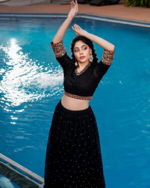 Nayana Sai Instagram - Capture: @hariphotography05
Mua:@mua_aksharaasaravanan
Hairstylist:@luckyjas_hairstylist