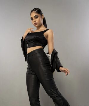 Nayana Sai Instagram - There's something about black you feel hidden away in it 🖤🖤
Designer - @tabud.official @shalinisinghrathore
Photography - @foreshorestudio28
Stylist - @neelam_stylist
Makeup - @kalwon_beauty
Hair - @ganesh_hair_architect .
.
.
#beauty #leatherlove #freshshot #love #highfashion #black