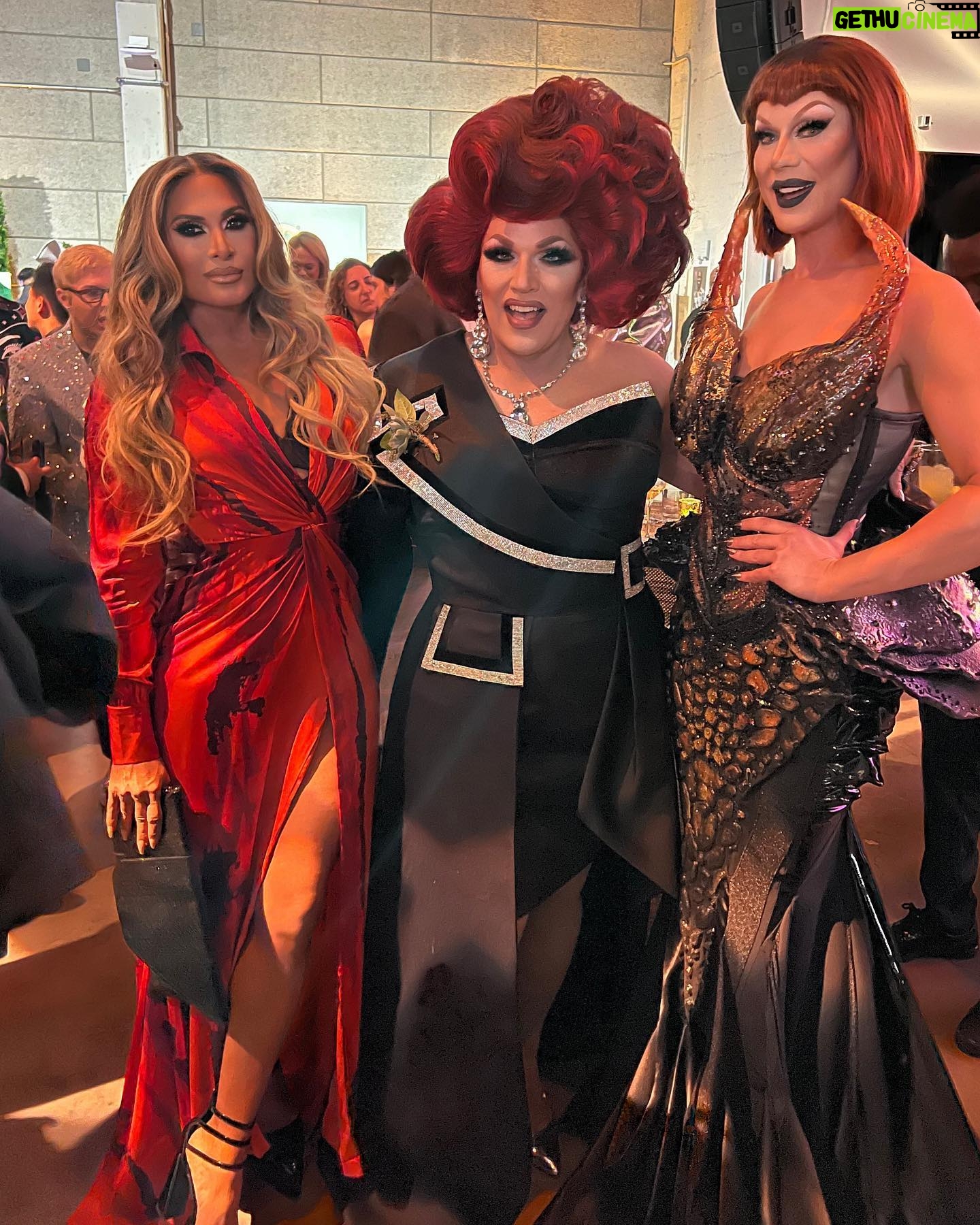 Naysha Lopez - 4.8K Likes - What an amazing night with a room full of love, diversity and beautiful people !!! Thankyou and Congratulations to @outmagazine on such a magical night. Special congrats to @cevallosgarzon88 for making it on the list, it’s only the beginning for you !
Got to see so many friends and chosen family it truly was a special night ! I had @mcdonalds fries and chicken nuggets while chatting with @jessejamespattison and got to bump elbows with my dragrace sisters @mrskashadavis and @jimbothedragclown plus hug one of my favorites @deltawork
#out100 #outmagazine #rpdralumni #gayboy #whitecarpet #redcarpet #laliving #hollywood #dragqueen #gayboy #fashionnova #chosenfamily
👗 @fashionnova