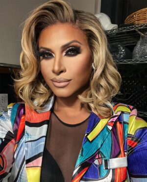 Naysha Lopez Instagram - Love my job @roscoestavern !! #thebeauty #allstars8 #puertoricanbarbie #dragqueen #gayboy #roscoestavern #forevercontinental