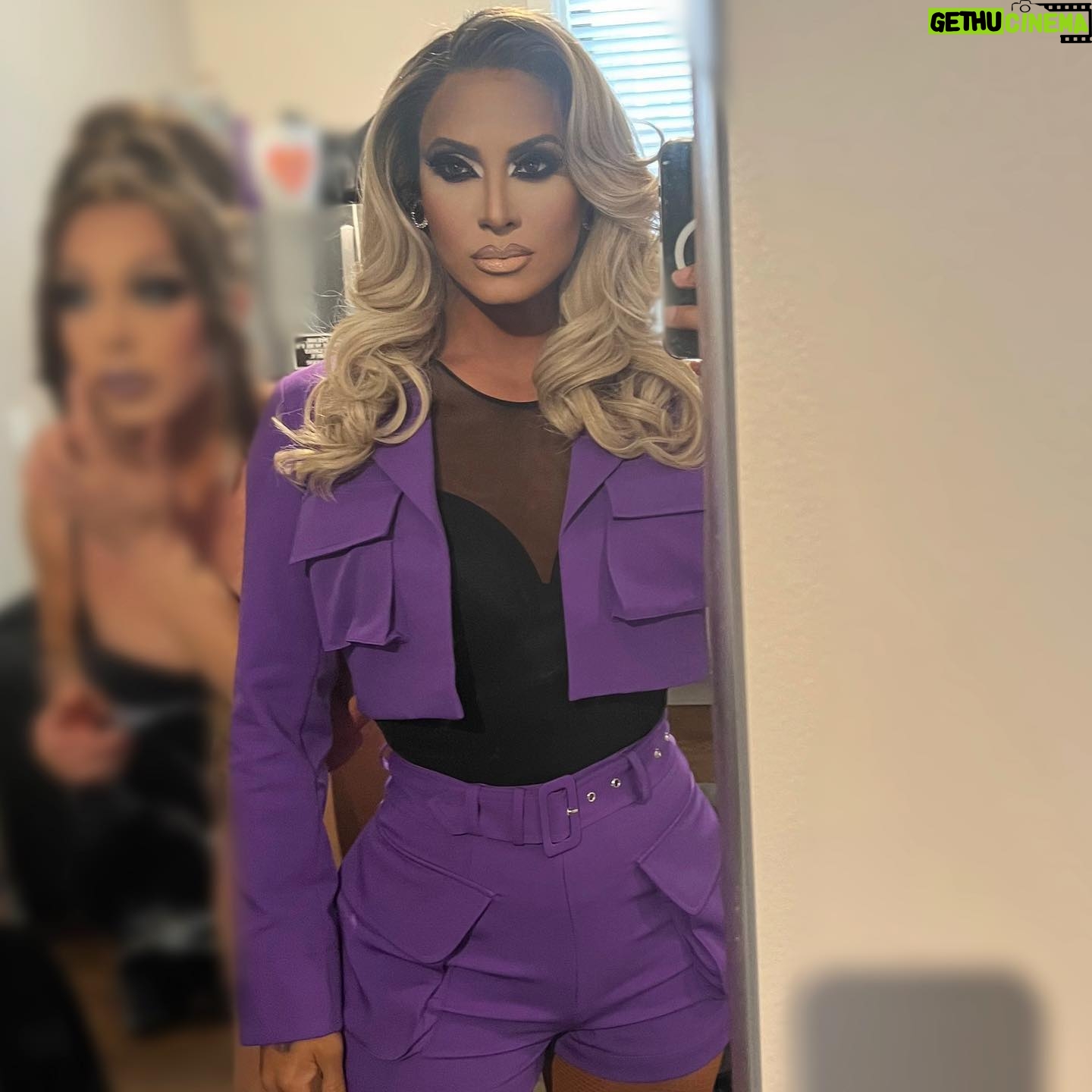 Naysha Lopez - 6.2K Likes - Last night’s Shindig at my home away from home @roscoestavern ! #allstars8 #thebeauty #purplesuitsme #dragqueen #gayboy #roscoestavern