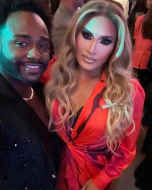 Naysha Lopez Instagram - What an amazing night with a room full of love, diversity and beautiful people !!! Thankyou and Congratulations to @outmagazine on such a magical night.  Special congrats to @cevallosgarzon88 for making it on the list, it’s only the beginning for you ! 

Got to see so many friends and chosen family it truly was a special night ! I had @mcdonalds fries and chicken nuggets while chatting with @jessejamespattison and got to bump elbows with my dragrace sisters @mrskashadavis and @jimbothedragclown plus hug one of my favorites @deltawork 

#out100 #outmagazine #rpdralumni #gayboy #whitecarpet #redcarpet #laliving #hollywood #dragqueen #gayboy #fashionnova #chosenfamily
 👗 @fashionnova