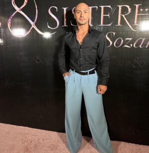 Naysha Lopez Instagram - Yesterday was so fun !!! Thanks to @tayriverabeauty and Congrats to the cast of Secrets and Sisterhood : The Sozahdahs on a great premiere night ! The first episode was soooo good, I’m hooked ! Catch it on @hulu @thesozahdahs #thesozahdahsisters #hulu #laliving #premiere #pinkcarpet #hollywood