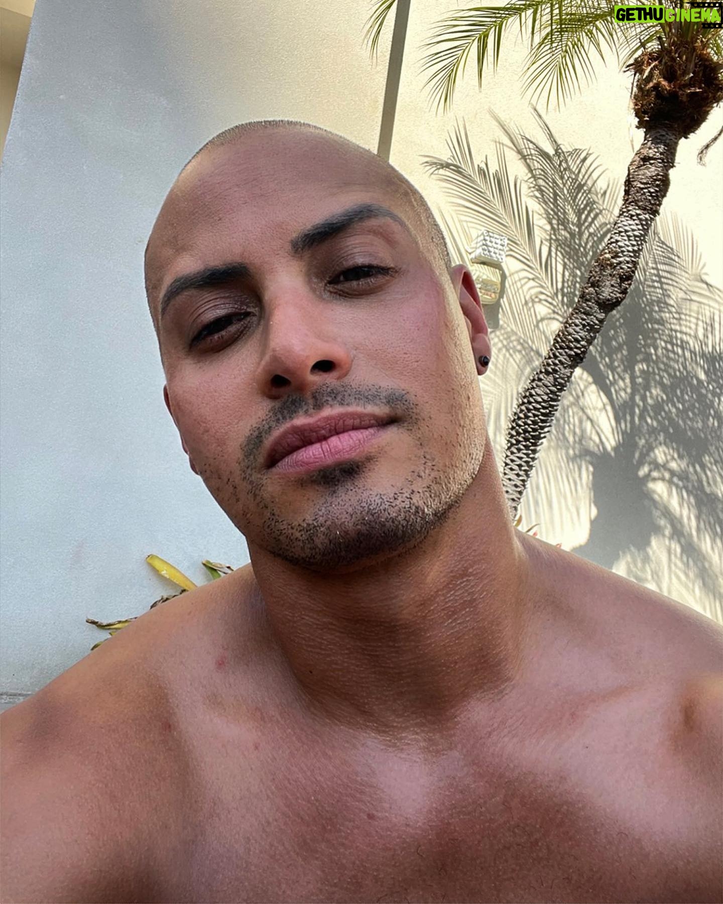 Naysha Lopez - 6.8K Likes - Happy 39th Birthday to me !!!! 🎉🎂🥳🎈🎊🎁 #birthdayboy #39 #puertoricanboy #gayboy #papi #hawaii 🤣😂
