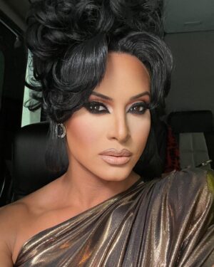 Naysha Lopez Instagram - ***Lost File*** Forgot to post this a while back during press week !! Was feeling it in this @michaelcostello gown and @wigsbyhassoon hair !!! This was for @allure and they wanted an exclusive so I couldn’t post until after they posted ! #thebeauty #dragqueen #allure #allstars8 #rupaulsdragrace #gayboy #puertoricanbarbie