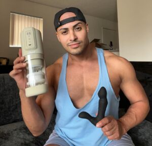Naysha Lopez Instagram - 🌶️ TOY GIVEAWAY! 🌶️

 I’m hooking EVERYONE up with FREE spicy toys or gift cards to Closet @notagaysexshop !

 All you have to do is: 
🌶️ Click the link in my Instagram bio 
🌶️ Sign up with your email 
🌶️ See your gift from me and Closet 
💋 100% discreet shipping & billing💦 Ships worldwide 🌎 

Tag someone who deserves a toy! #closetpartner #toys #lgbtq 
