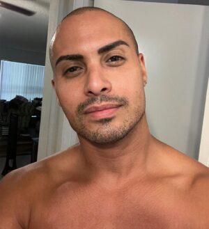 Naysha Lopez Instagram - ✌️ Good morning ☀️ and Happy Friday ! Hope you have an amazing day ❤️

#tgif #gayboy #puertoricanboy🇵🇷 #futuremrcontinental #workinprogress #uvinaskin