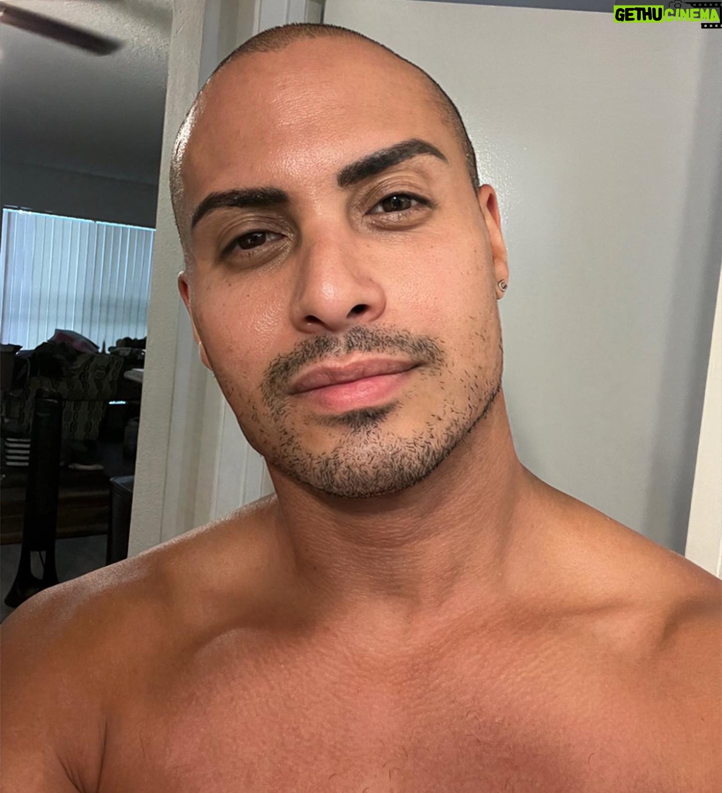 Naysha Lopez - 10.9K Likes - ✌️ Good morning ☀️ and Happy Friday ! Hope you have an amazing day ❤️
#tgif #gayboy #puertoricanboy🇵🇷 #futuremrcontinental #workinprogress #uvinaskin
